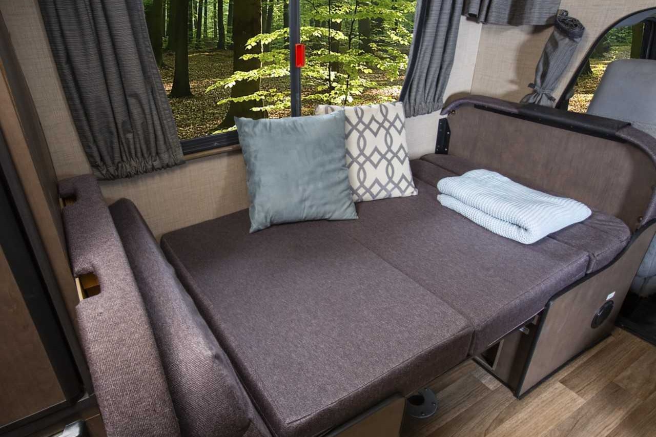 Marty's Thor Majestic 23 ft Class C Motorhome 
