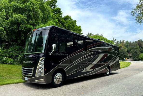 Challenger 2022 Thor Motor Coach - ONLY "G" License Required!
