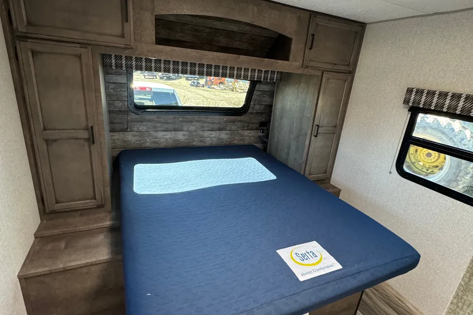 Daniel's Venture Stratus Travel Trailer