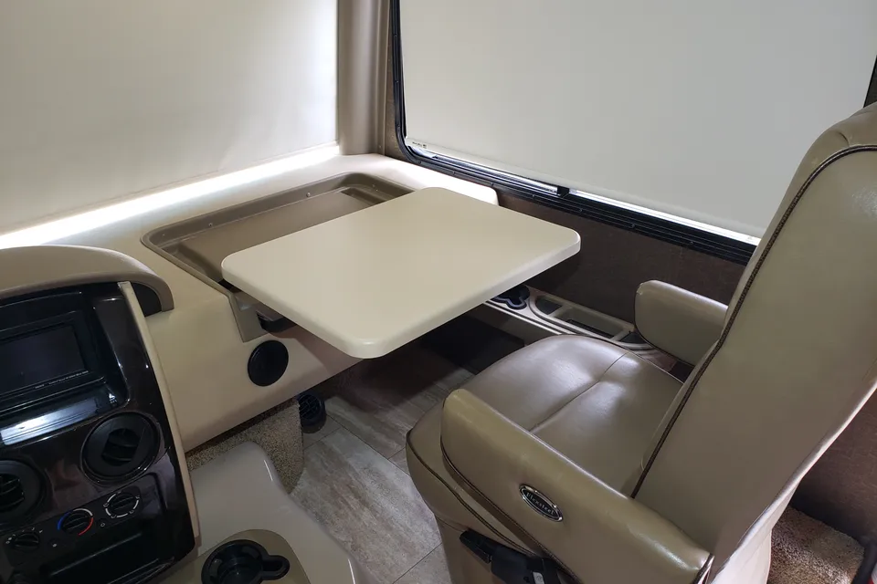 Luxury Class A Thor Challenger 37TB Bunkhouse - DELIVERY & SETUP by OWNER ONLY