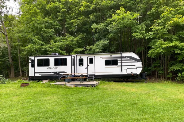 BUENAHORA's Mallard Heartland M335 Travel Trailer