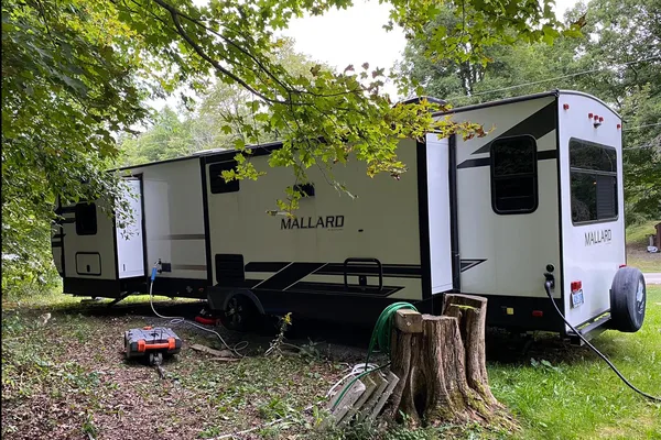BUENAHORA's Mallard Heartland M335 Travel Trailer