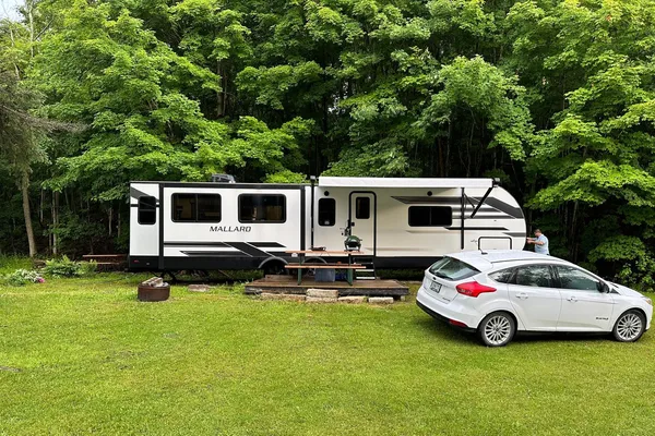 BUENAHORA's Mallard Heartland M335 Travel Trailer