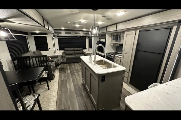 BUENAHORA's Mallard Heartland M335 Travel Trailer