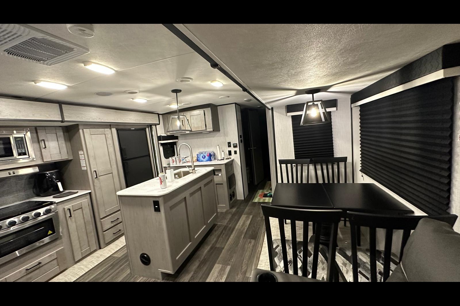 BUENAHORA's Mallard Heartland M335 Travel Trailer