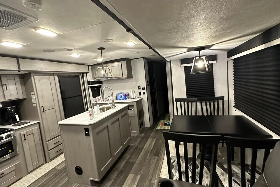 BUENAHORA's Mallard Heartland M335 Travel Trailer