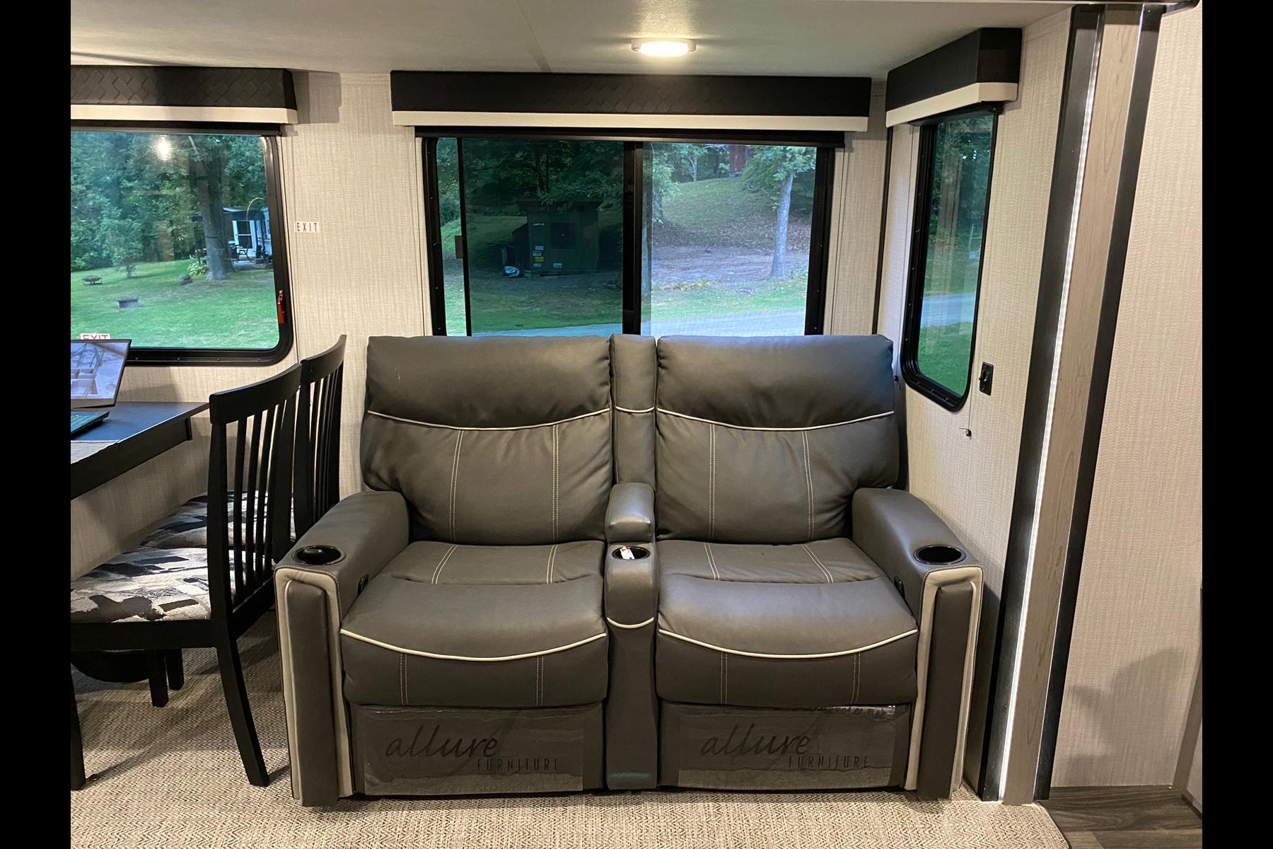 BUENAHORA's Mallard Heartland M335 Travel Trailer