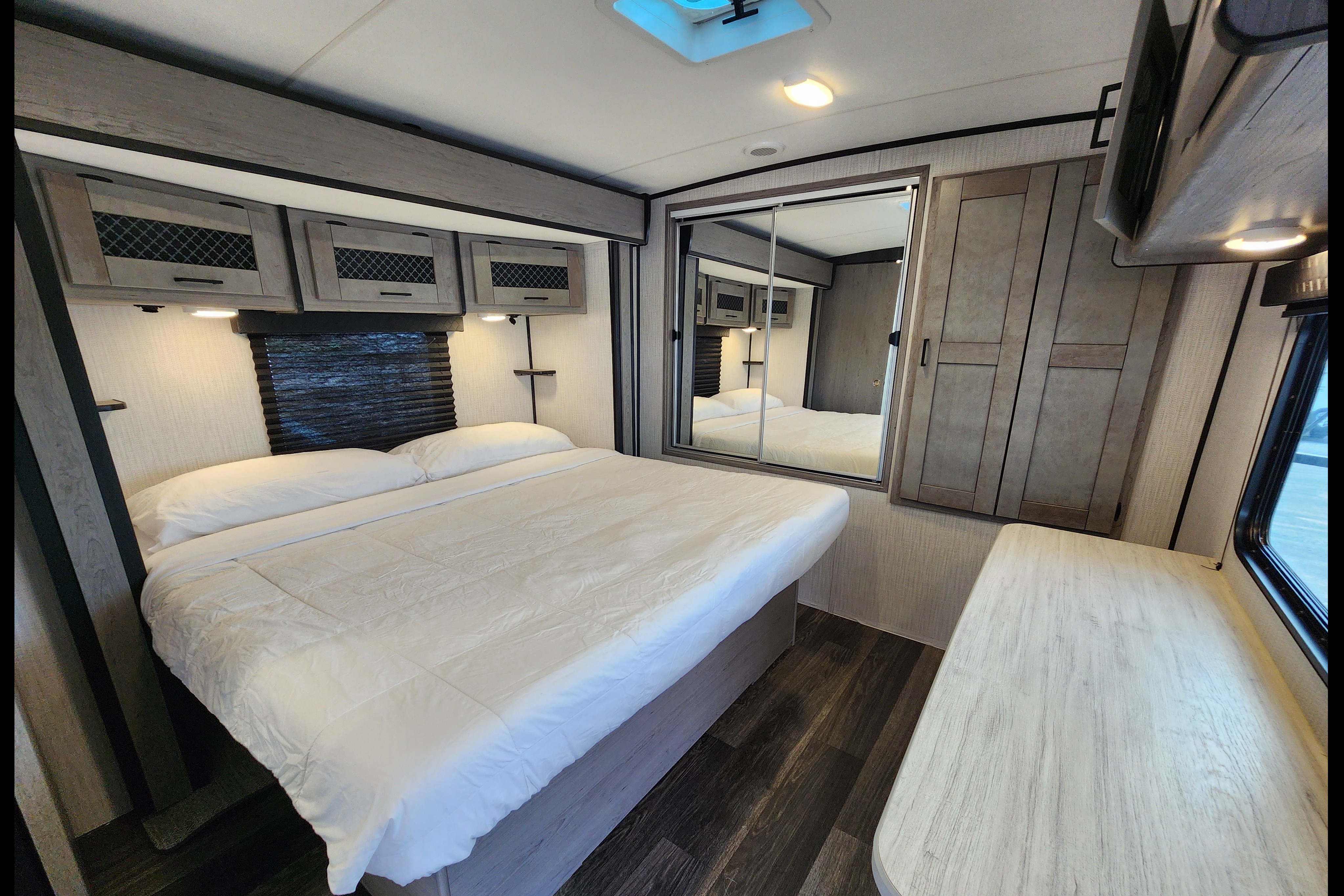 BUENAHORA's Mallard Heartland M335 Travel Trailer