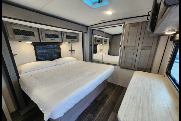 BUENAHORA's Mallard Heartland M335 Travel Trailer