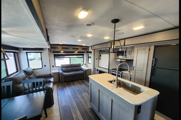 BUENAHORA's Mallard Heartland M335 Travel Trailer