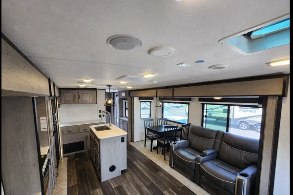 BUENAHORA's Mallard Heartland M335 Travel Trailer