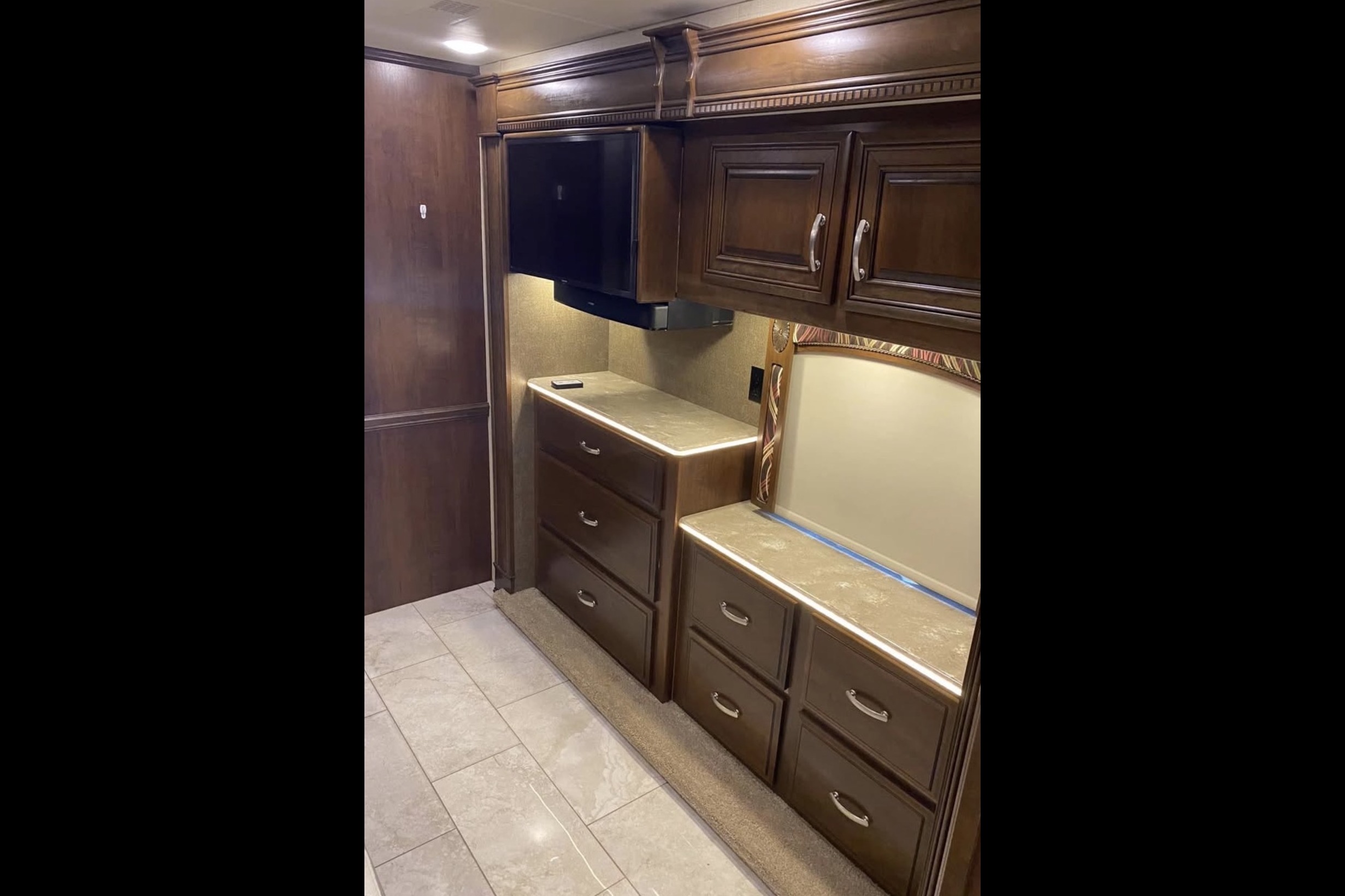 Wagners Entegra Coach Anthem Class A