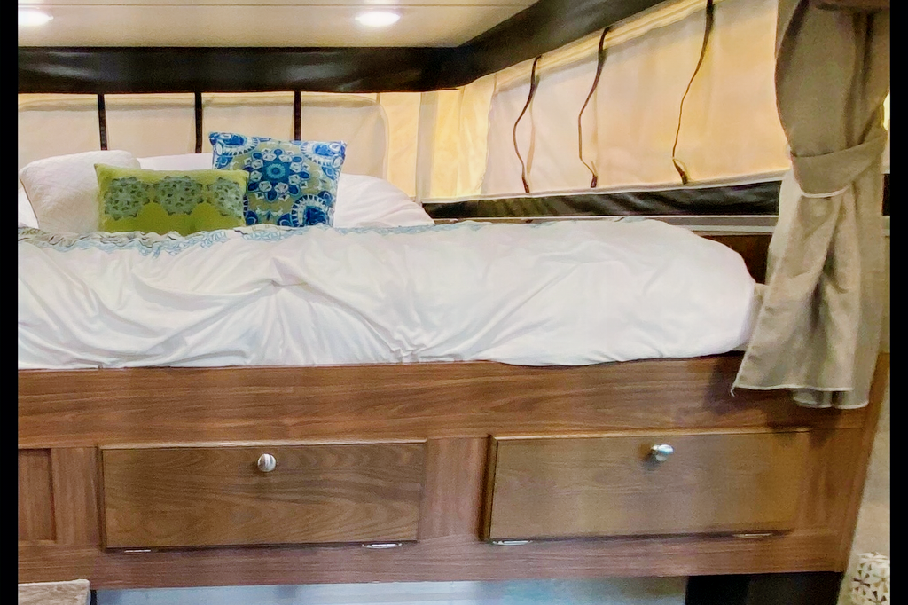 Kahrin's Palomino SS1251 backpacking edition  Truck Camper