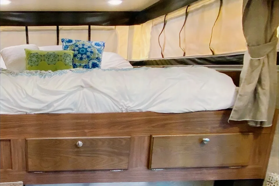 Kahrin's Palomino SS1251 backpacking edition  Truck Camper