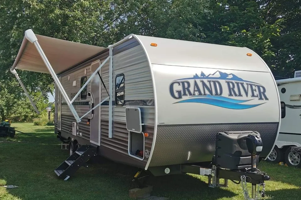Brandon's Grand River 269BHS Comfortline Travel Trailer
