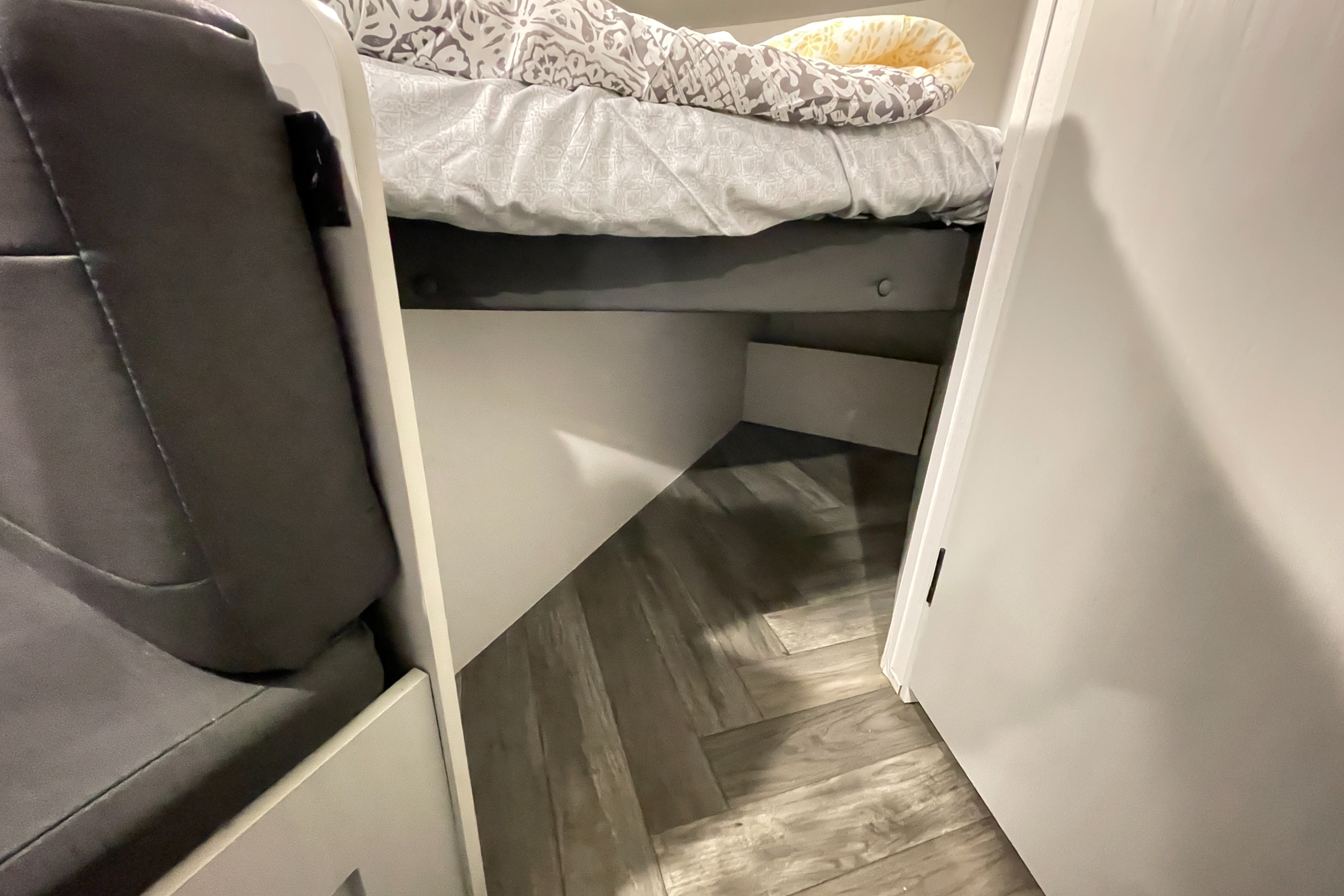 Forest Salem RV trailer Sleeps 7 Lightweight