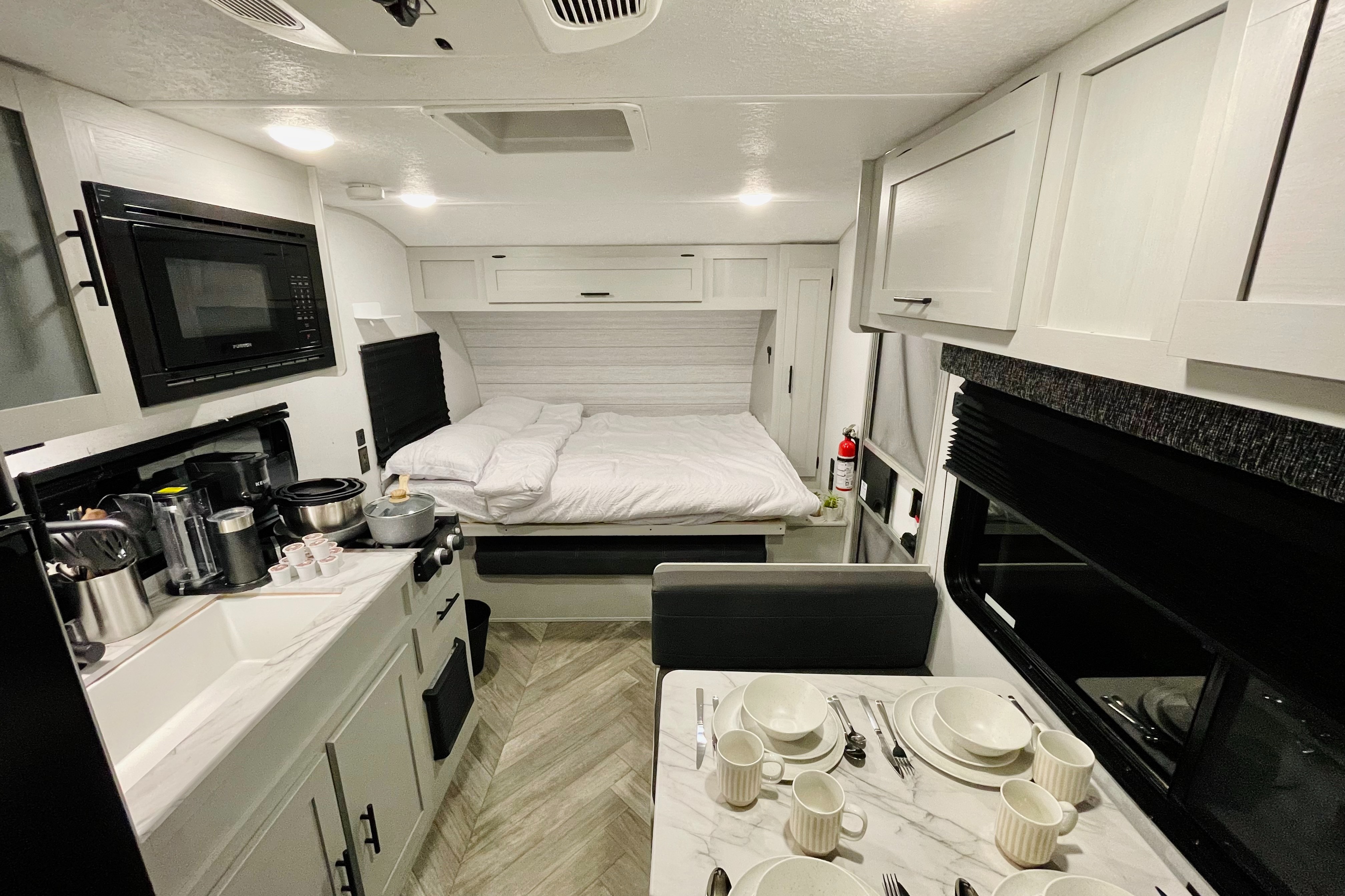 Forest Salem RV trailer Sleeps 7 Lightweight