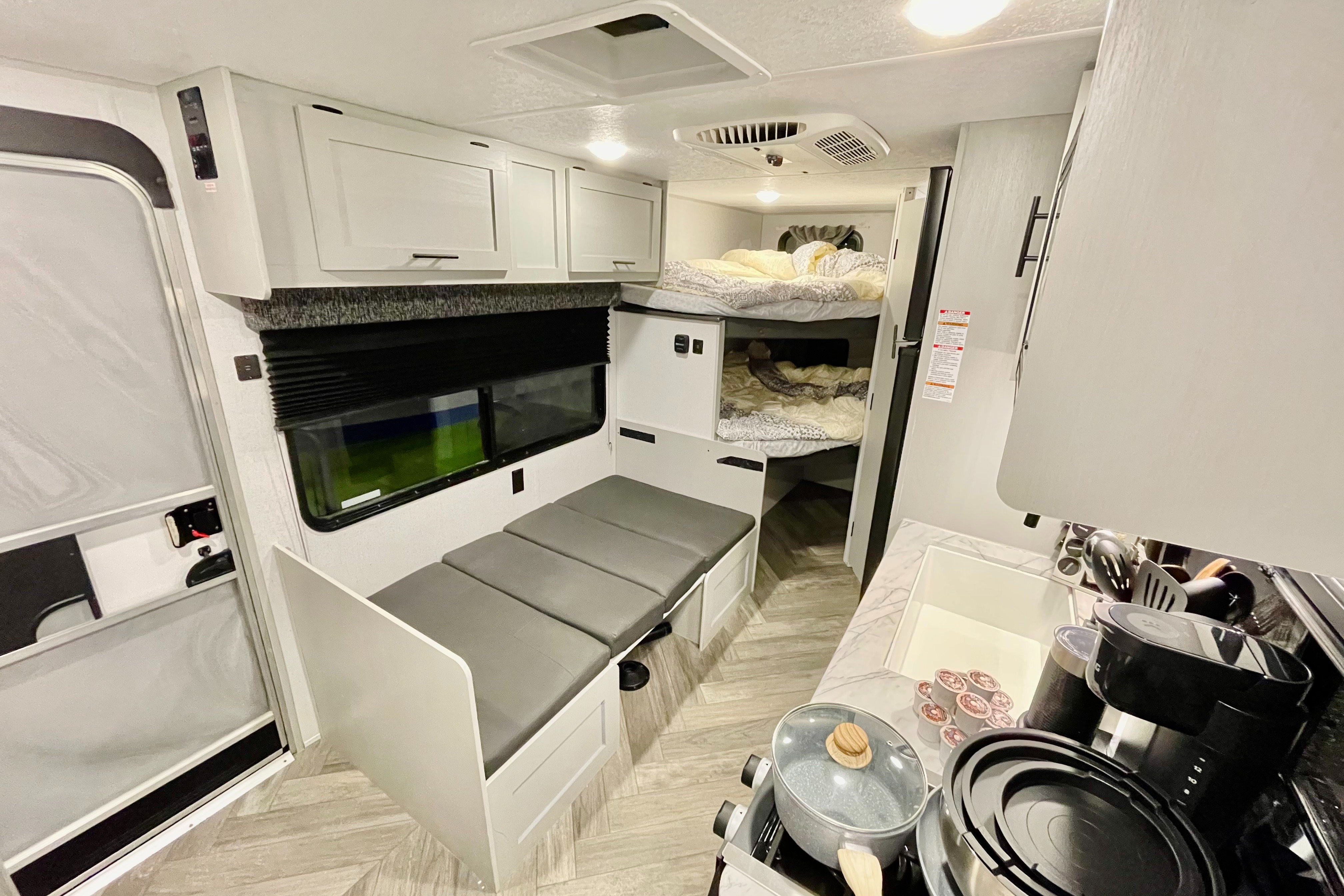 Forest Salem RV trailer Sleeps 7 Lightweight