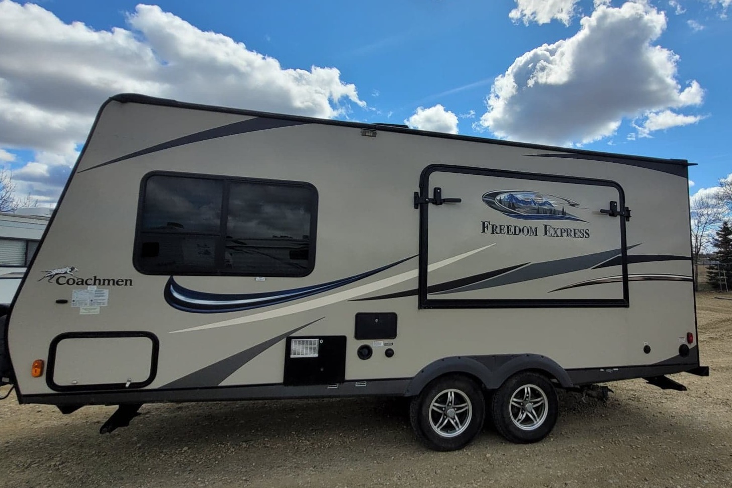 Janeth's Freedom Express Travel Trailer - Hybrid 2015 Coachmen 21 TQX