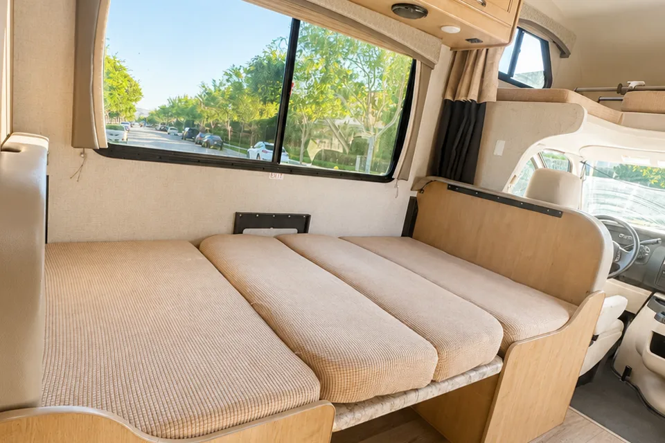 Perfect Couple or Small Family Getaway! 2021 FourWinds with standard DL
