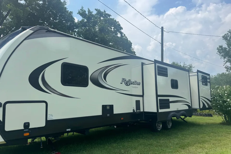 Grand Design Reflection Travel trailer