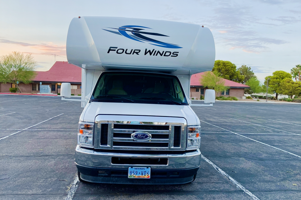 Luiza's Thor Motor Coach Four Winds 31 EV Class C