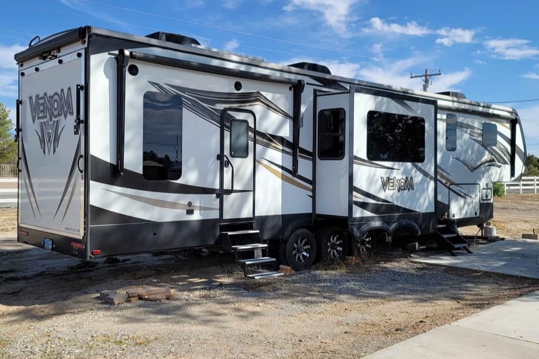 Kevin's KZ 4013TK Toy Hauler