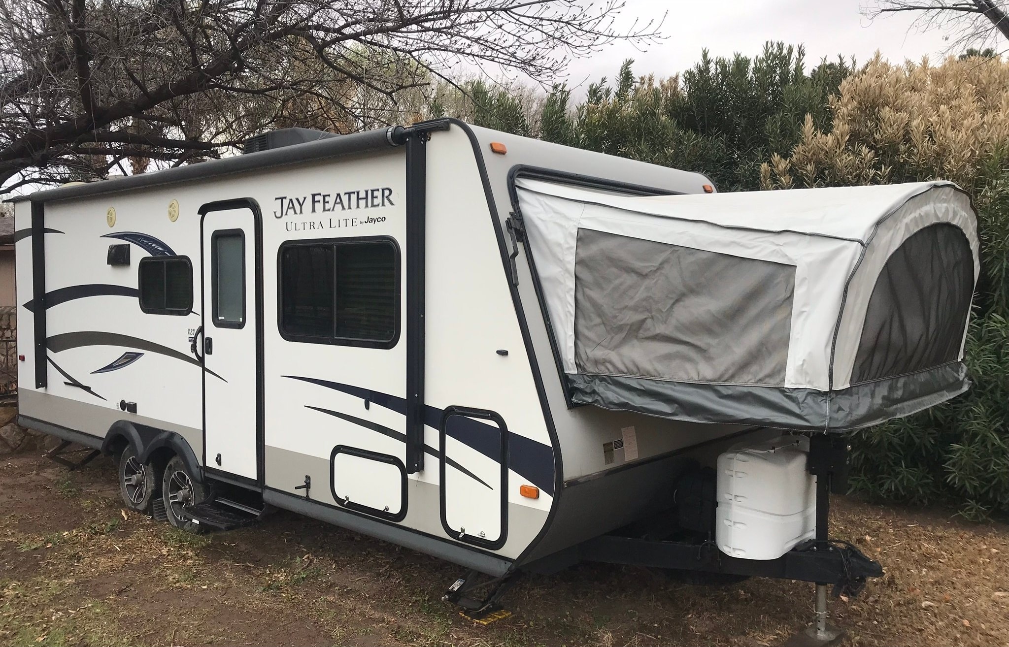 Elderado's Jay Feather X23F Travel Trailer