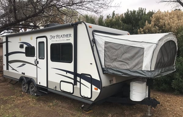 Elderado's Jay Feather X23F Travel Trailer