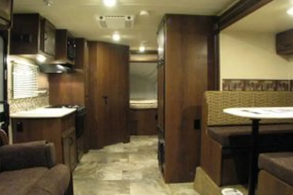 Elderado's Jay Feather X23F Travel Trailer