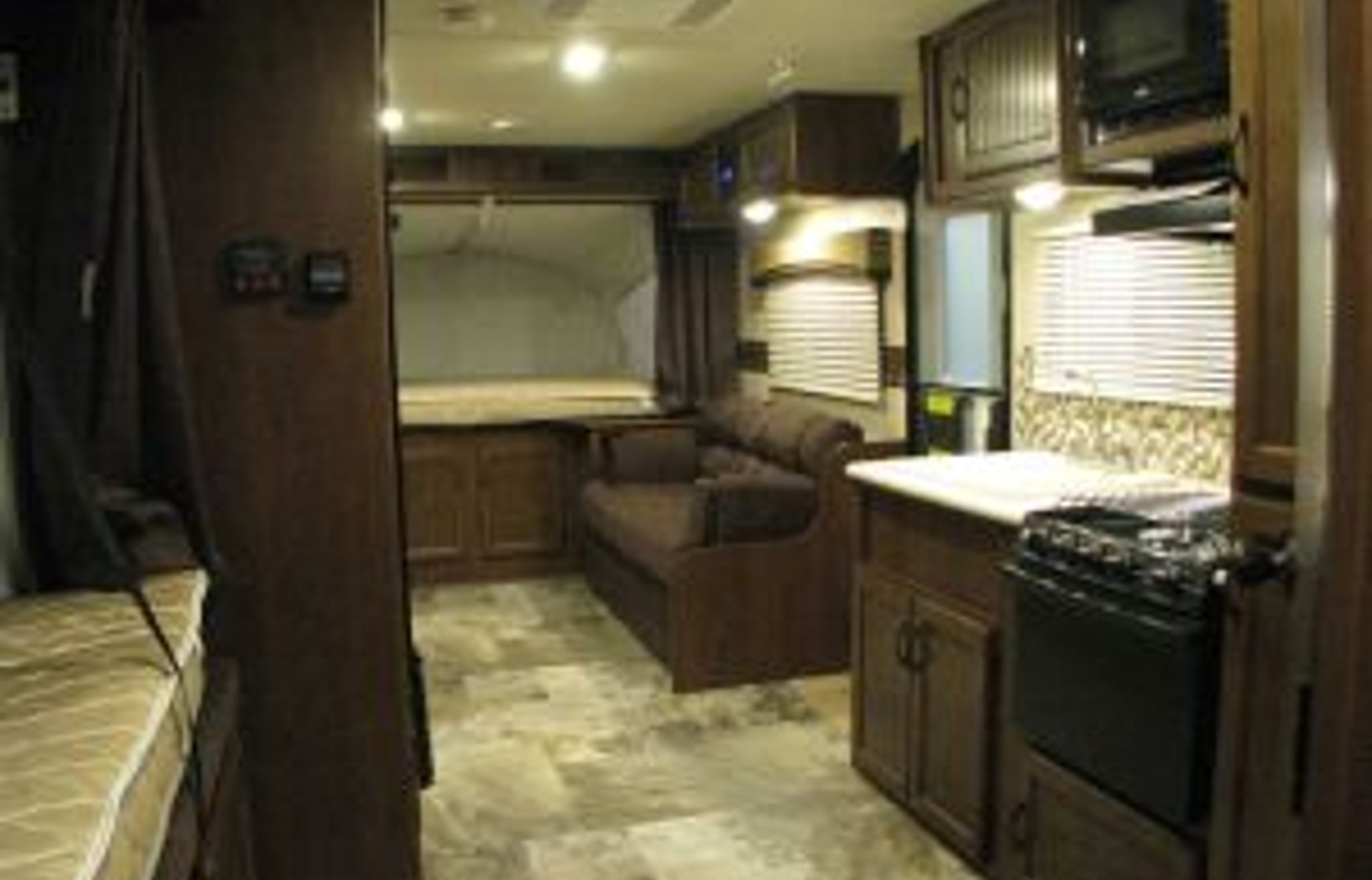 Elderado's Jay Feather X23F Travel Trailer