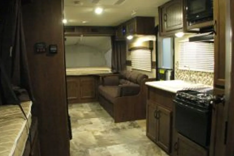 Elderado's Jay Feather X23F Travel Trailer