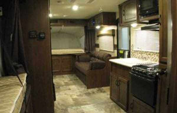 Elderado's Jay Feather X23F Travel Trailer