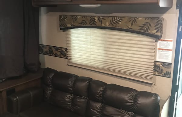 Elderado's Jay Feather X23F Travel Trailer