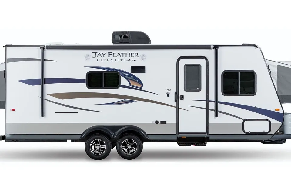 Elderado's Jay Feather X23F Travel Trailer