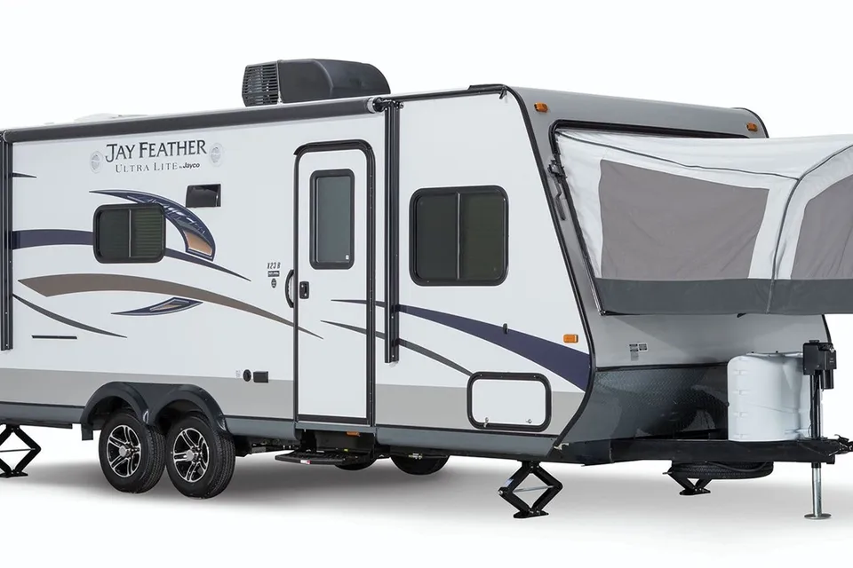 Elderado's Jay Feather X23F Travel Trailer