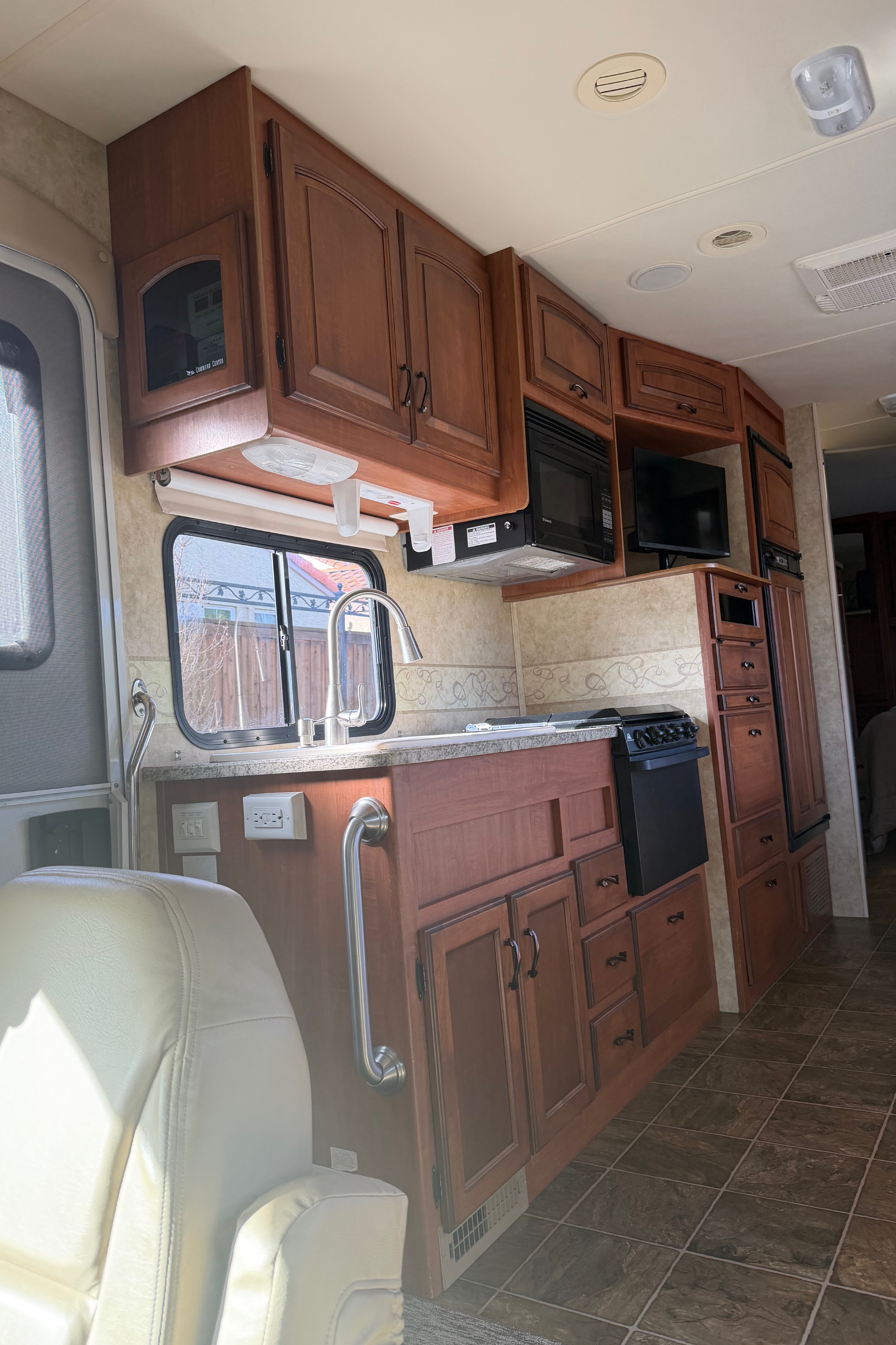 Daniel's Jayco GREYHAWK 31SS Class C