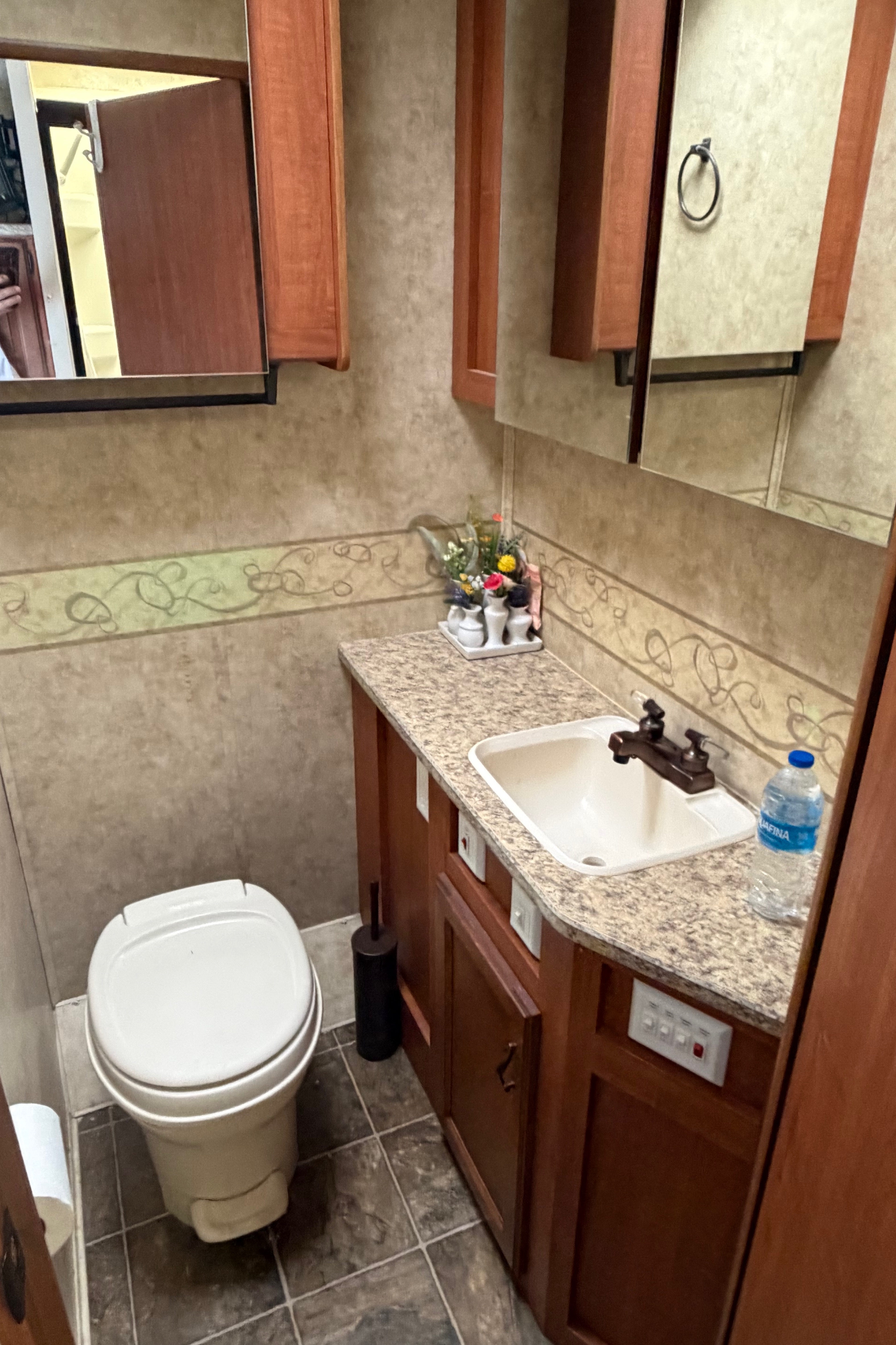 Daniel's Jayco GREYHAWK 31SS Class C