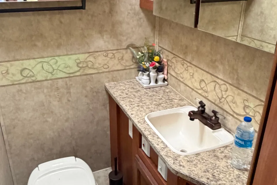 Daniel's Jayco GREYHAWK 31SS Class C
