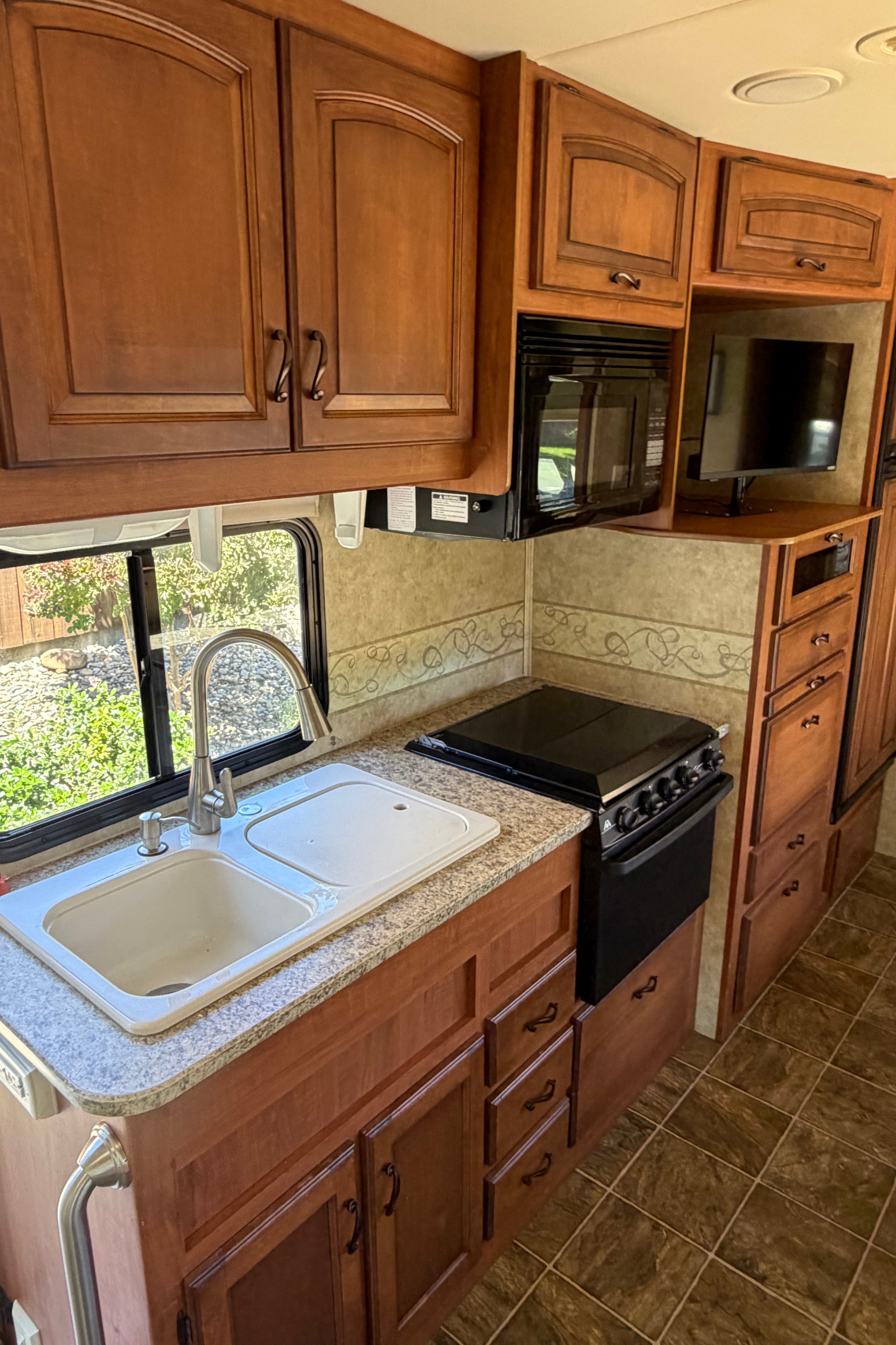 Daniel's Jayco GREYHAWK 31SS Class C