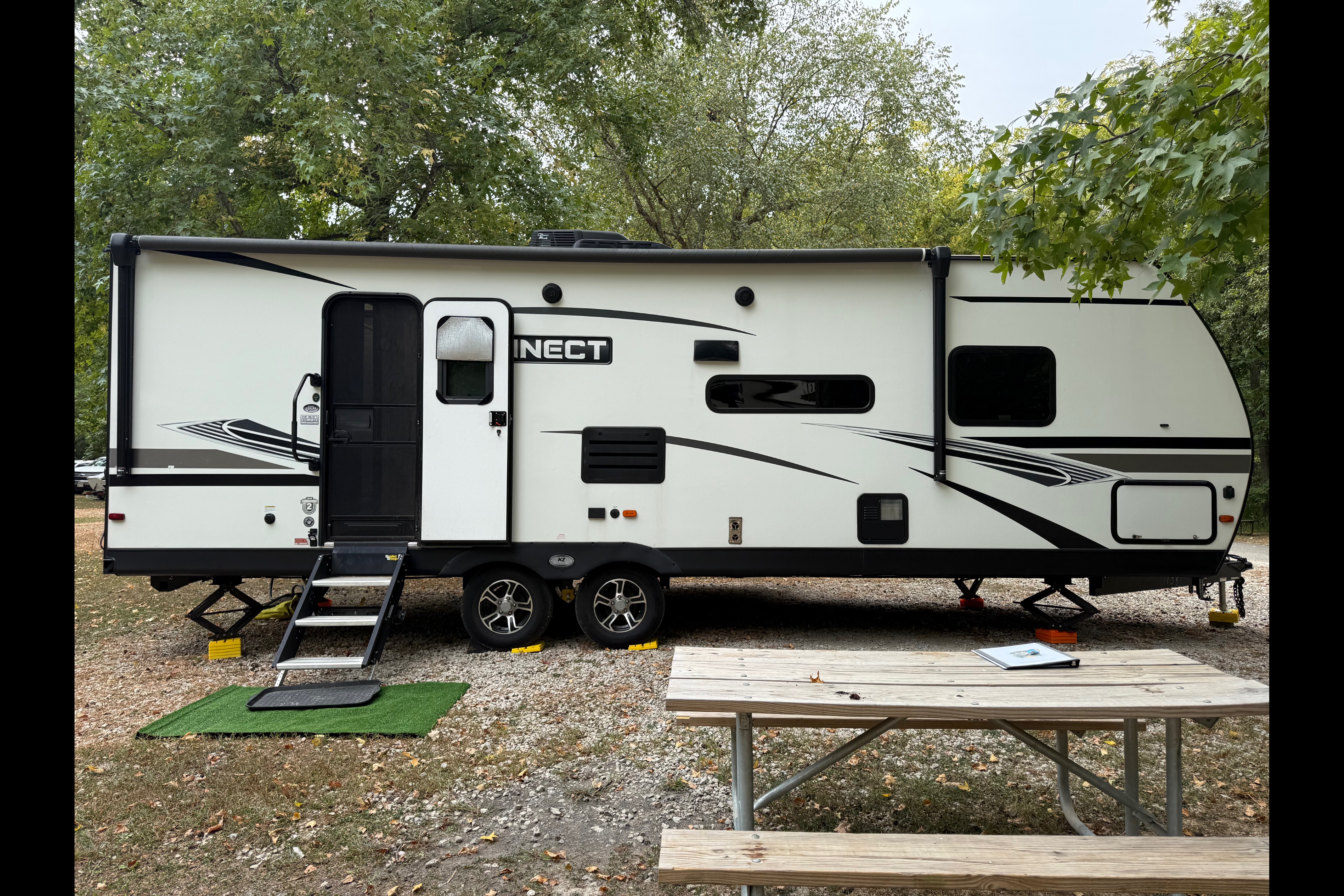 Clean 33’ KZ Connect Travel Trailer