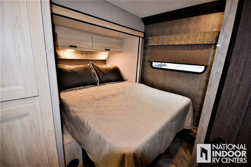Starlink & Keurig onboard. Spacious & Cozy 30 feet RV Sleep 6