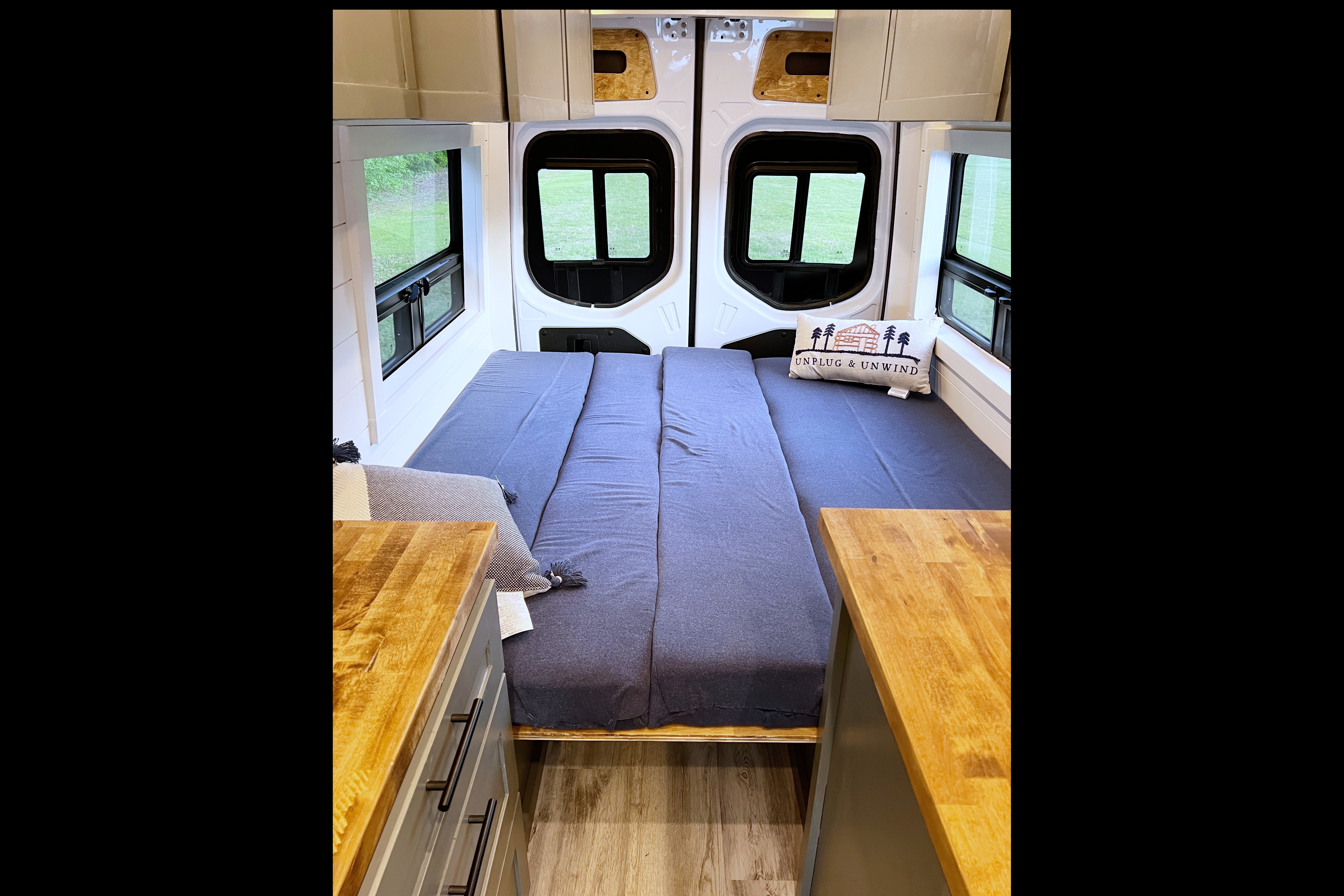 BookOnlyVans presents Vanna White a New 2021 Mercedes-Benz Sprinter 2500 170