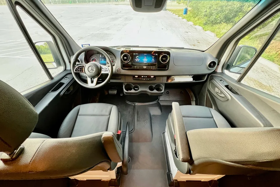 BookOnlyVans presents Vanna White a New 2021 Mercedes-Benz Sprinter 2500 170