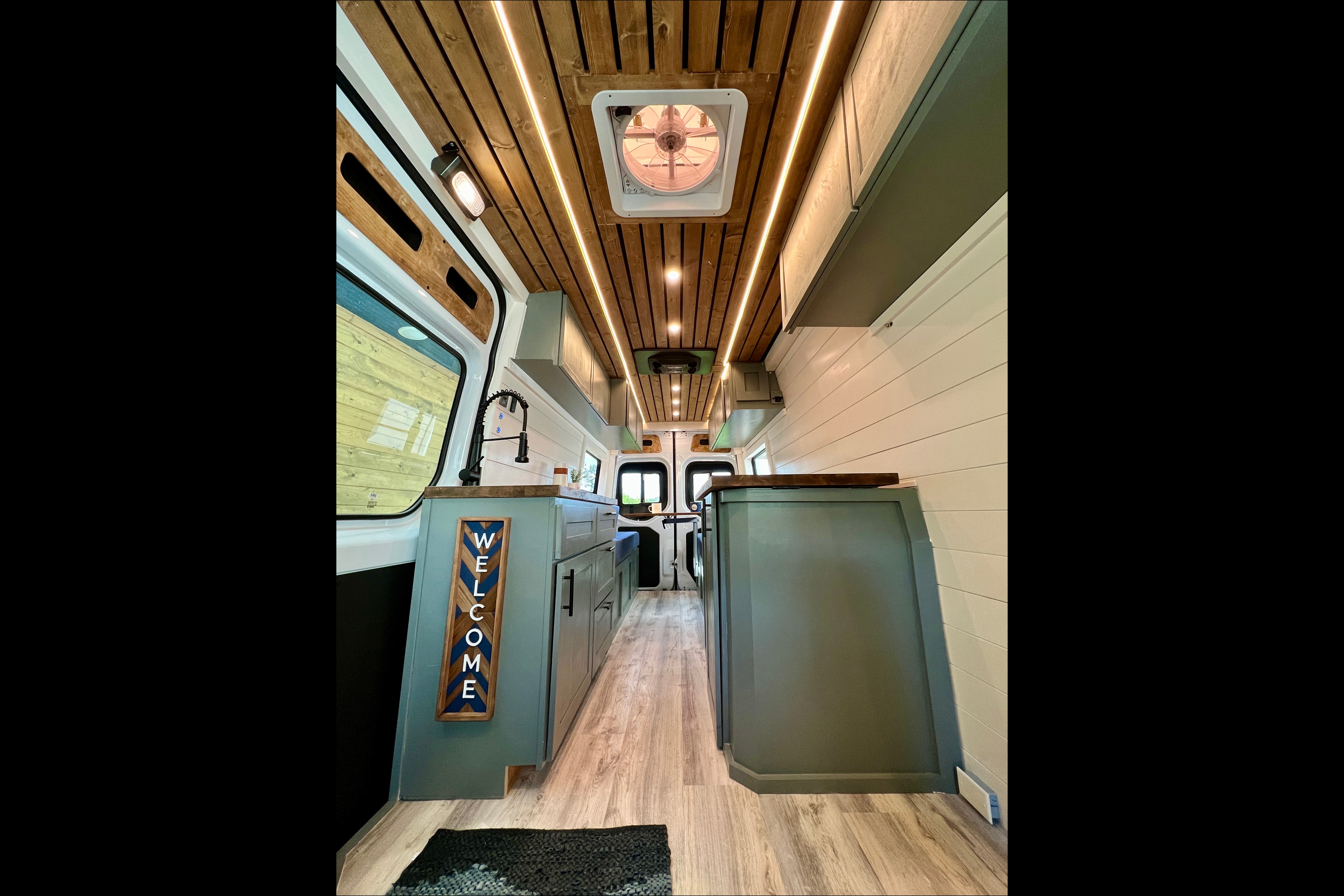 BookOnlyVans presents Vanna White a New 2021 Mercedes-Benz Sprinter 2500 170