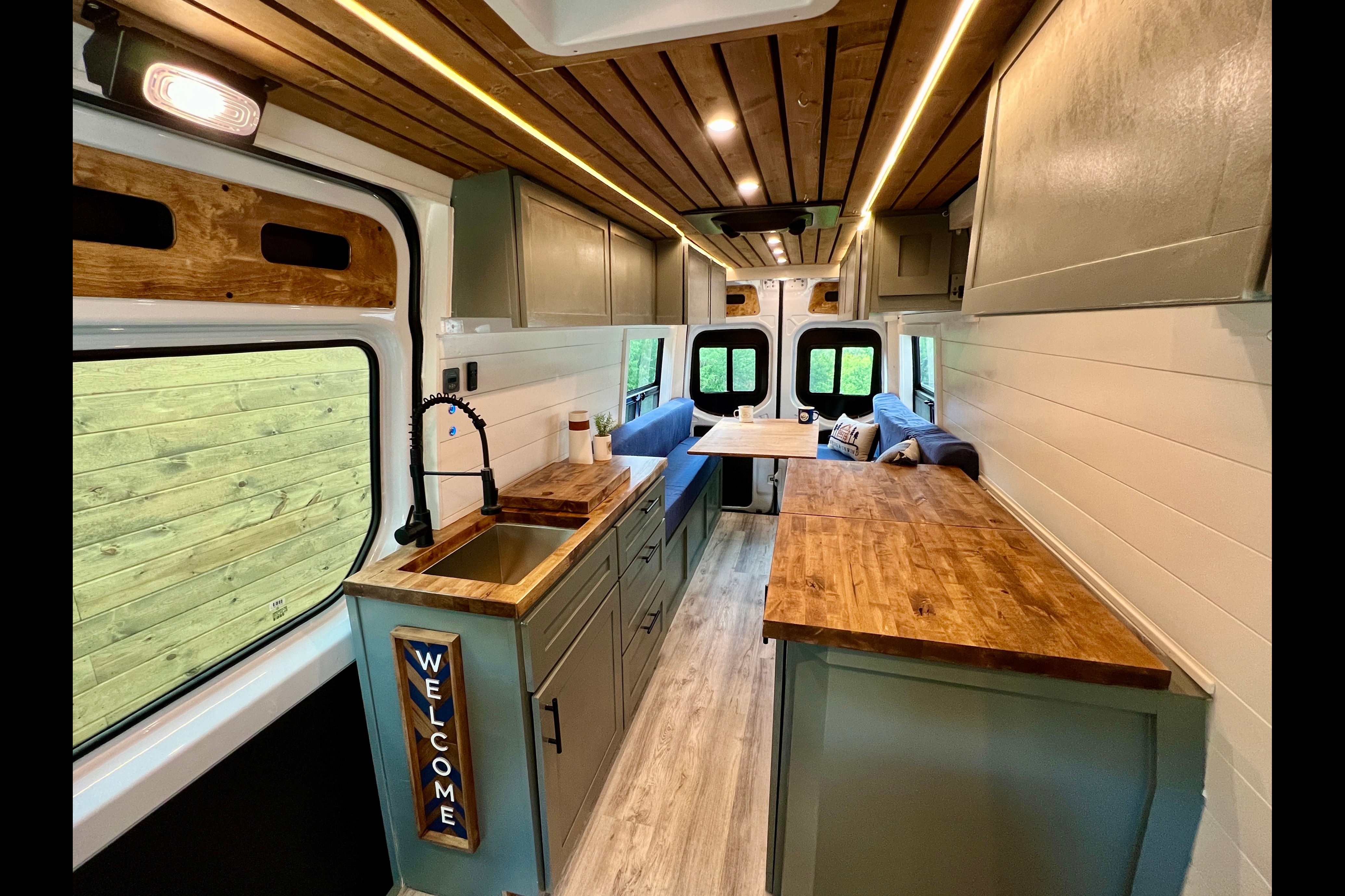 BookOnlyVans presents Vanna White a New 2021 Mercedes-Benz Sprinter 2500 170