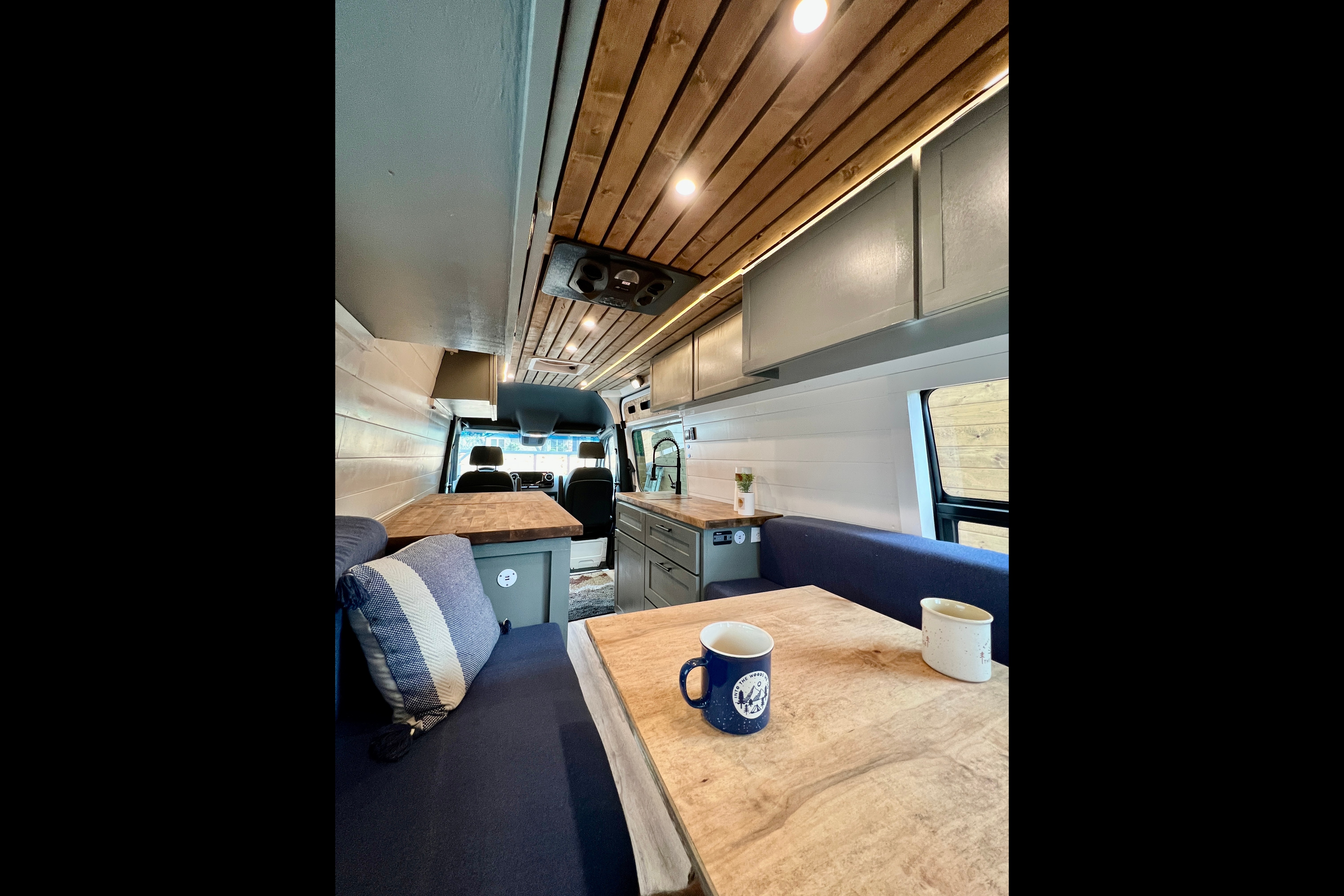 BookOnlyVans presents Vanna White a New 2021 Mercedes-Benz Sprinter 2500 170