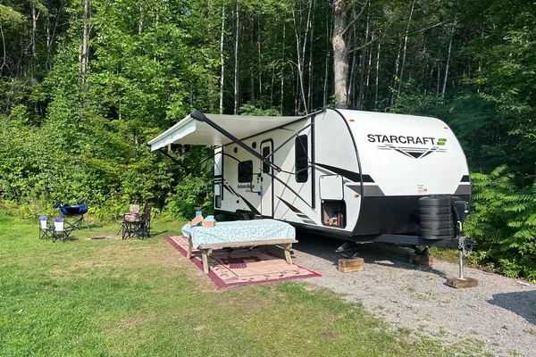 The Smith’s Starcraft 26bh Travel Trailer