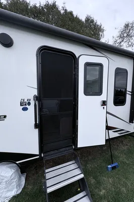 The Smith’s Starcraft 26bh Travel Trailer