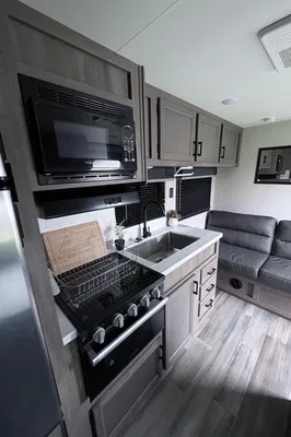 The Smith’s Starcraft 26bh Travel Trailer